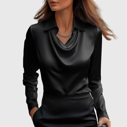 Sylvie™ | Chemisier à lustre luxueux avec col plissé