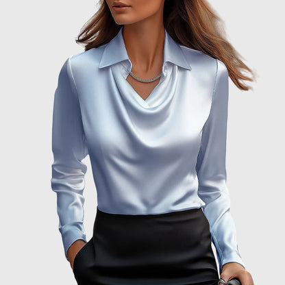 Sylvie™ | Chemisier à lustre luxueux avec col plissé