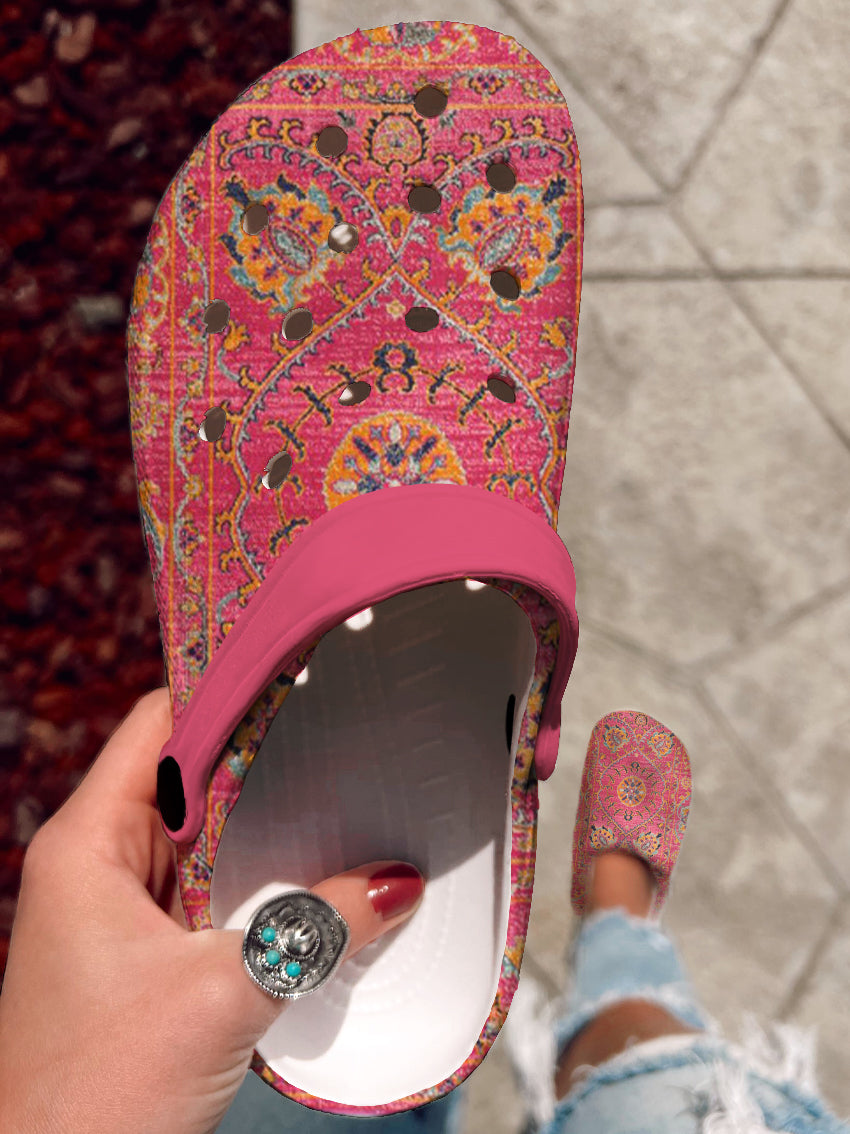 Totem™ | Mules décontractées à trous et imprimé  rétro coloré